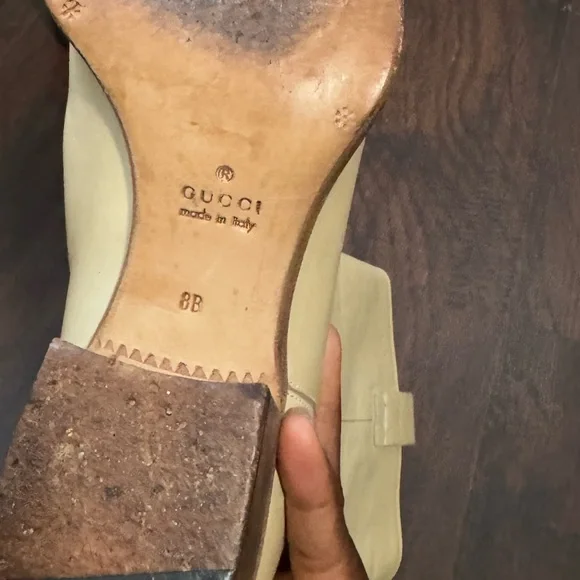 Gucci Women’s Leather Pull On Elegant Beige Boots Sz 8
